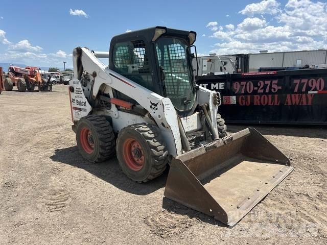 Bobcat S650 Krautuvai su šoniniu pasukimu
