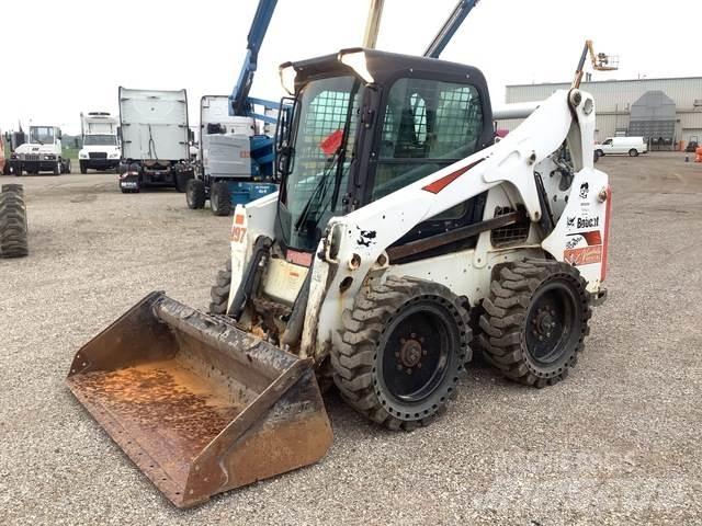 Bobcat S650 Krautuvai su šoniniu pasukimu