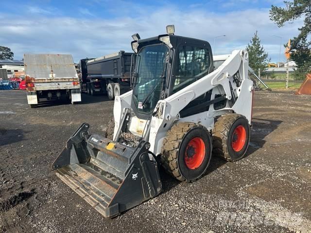 Bobcat S650 Krautuvai su šoniniu pasukimu