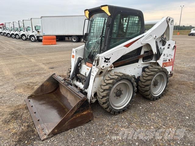 Bobcat S650 Krautuvai su šoniniu pasukimu