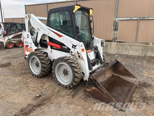 Bobcat S650 Krautuvai su šoniniu pasukimu