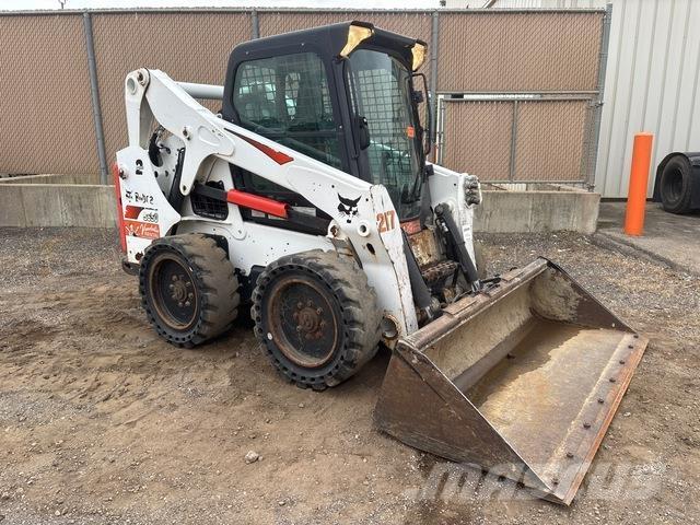 Bobcat S650 Krautuvai su šoniniu pasukimu