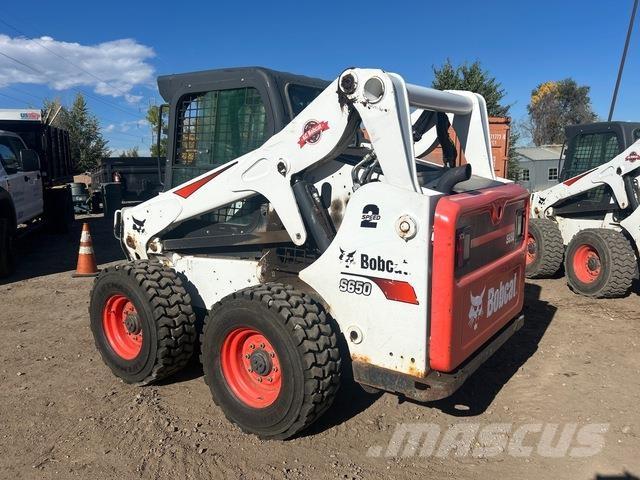 Bobcat S650 Krautuvai su šoniniu pasukimu