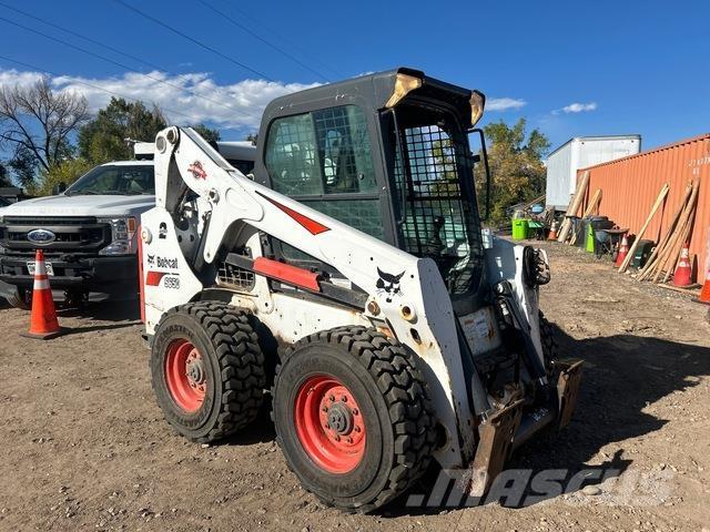 Bobcat S650 Krautuvai su šoniniu pasukimu