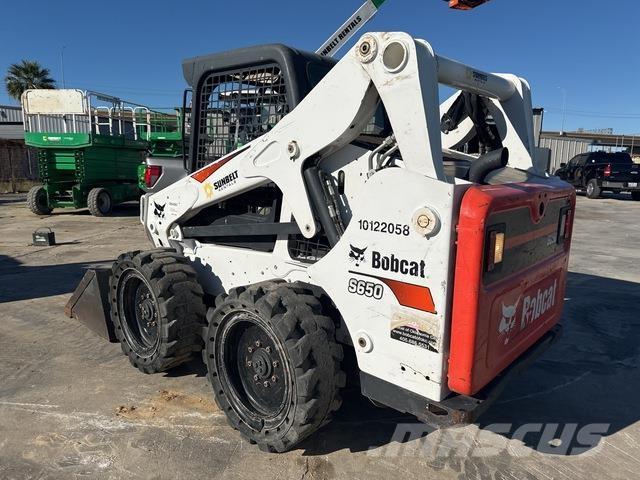 Bobcat S650 Krautuvai su šoniniu pasukimu