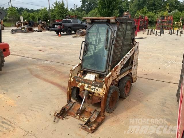 Bobcat S70 Krautuvai su šoniniu pasukimu