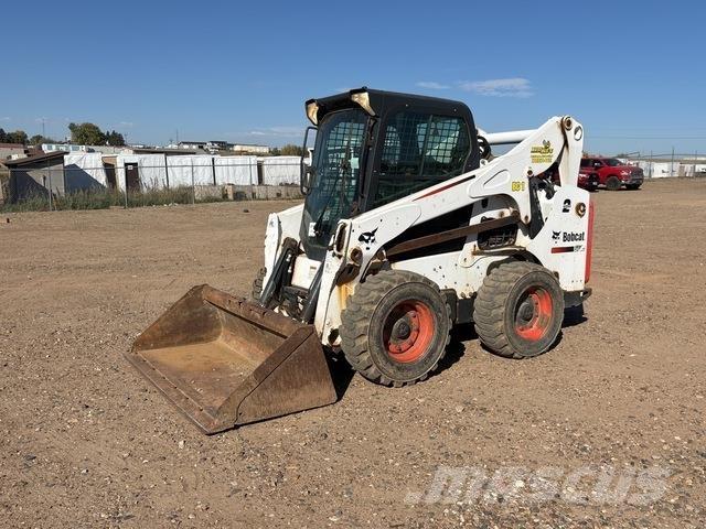 Bobcat S750 Krautuvai su šoniniu pasukimu
