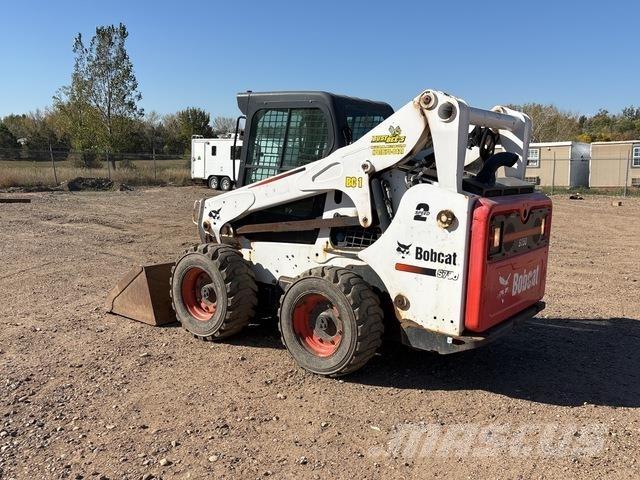 Bobcat S750 Krautuvai su šoniniu pasukimu