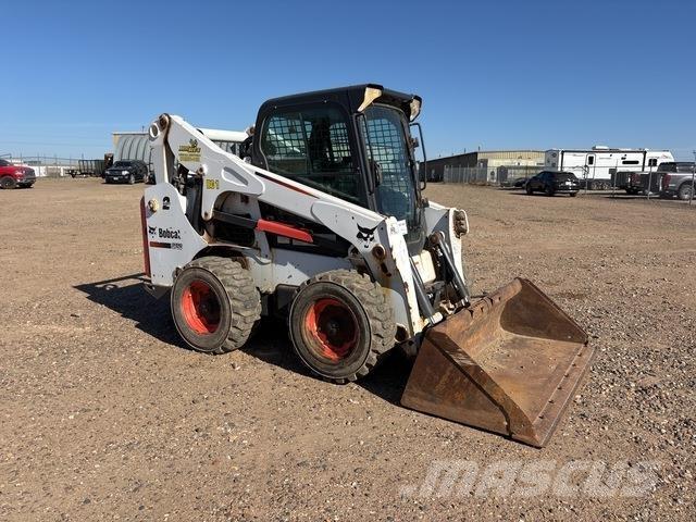 Bobcat S750 Krautuvai su šoniniu pasukimu