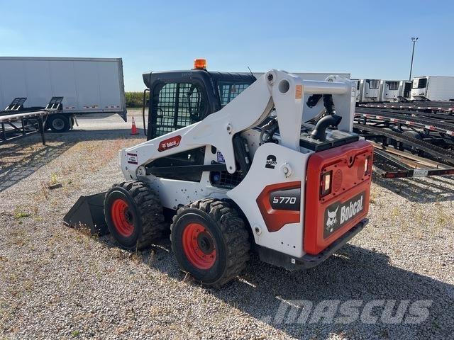 Bobcat S770 Krautuvai su šoniniu pasukimu