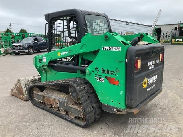 Bobcat T550 Krautuvai su šoniniu pasukimu