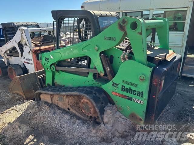 Bobcat T650 Krautuvai su šoniniu pasukimu