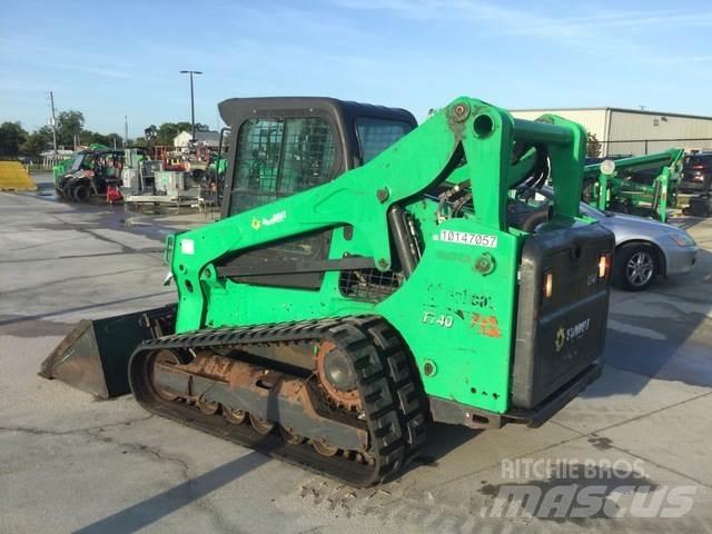 Bobcat T740 Krautuvai su šoniniu pasukimu