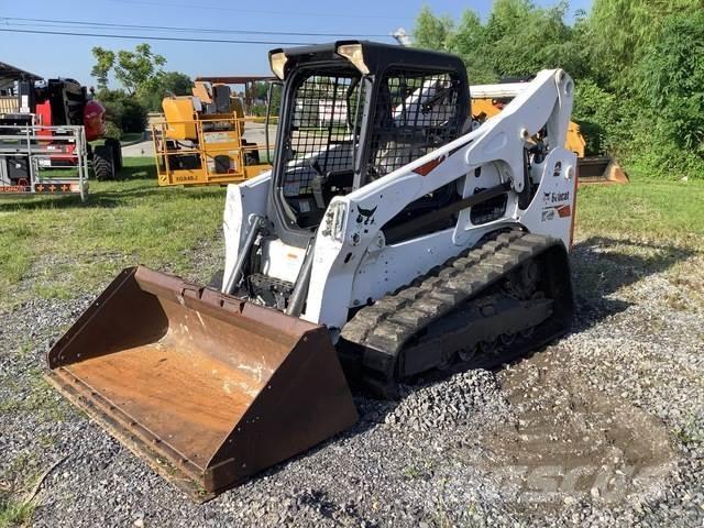 Bobcat T740 Krautuvai su šoniniu pasukimu