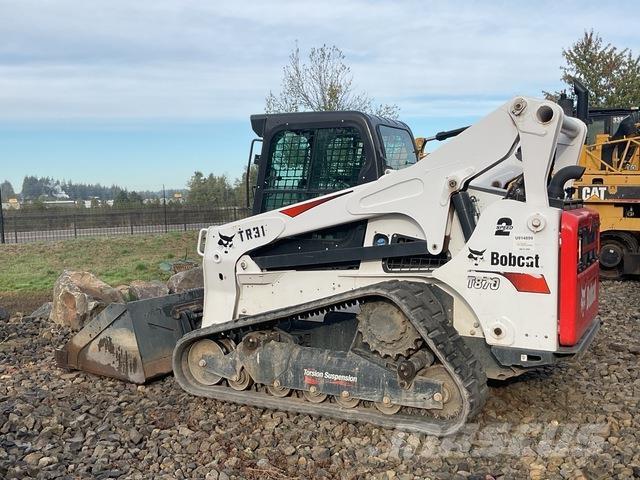 Bobcat T870 Krautuvai su šoniniu pasukimu
