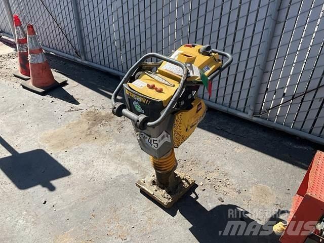 Bomag BT50 Plūktuvai