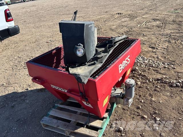 Boss  Smėlio ir druskos barstytuvai