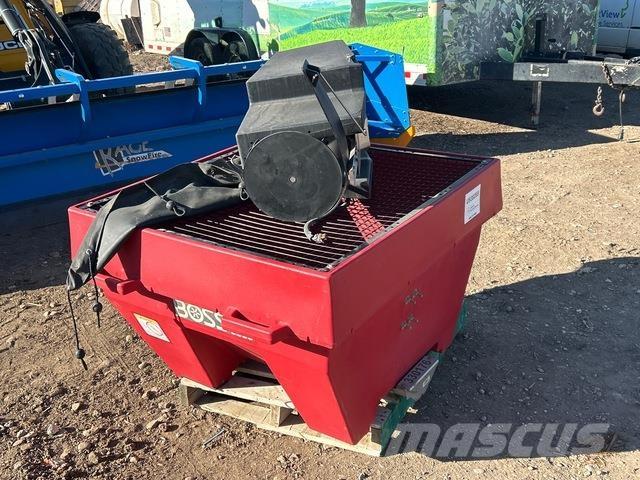 Boss  Smėlio ir druskos barstytuvai