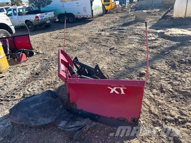 Boss XT Sniego peiliai ir valytuvai