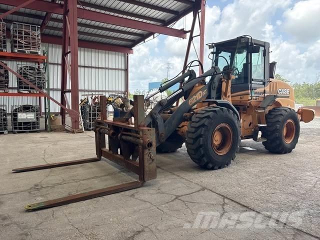 CASE 621DXT Naudoti ratiniai krautuvai