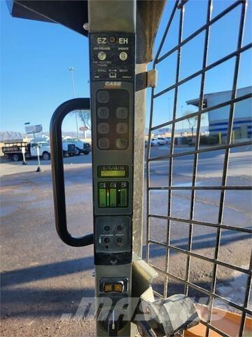 CASE TR270 Krautuvai su šoniniu pasukimu