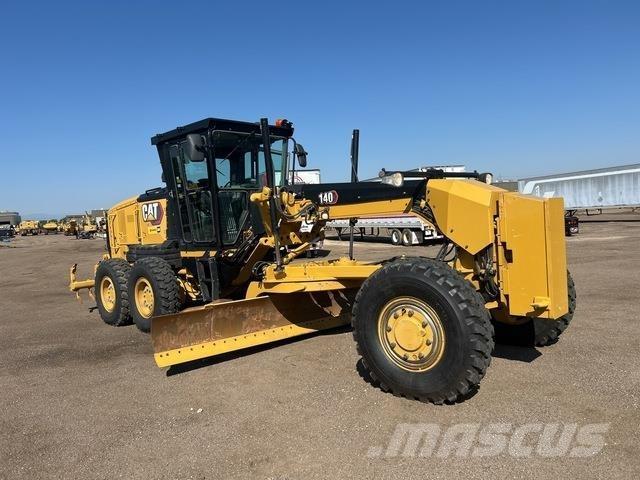 CAT 140 Greideriai