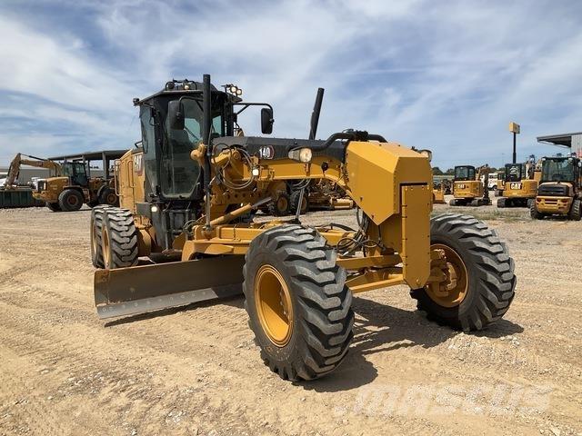 CAT 140 Greideriai