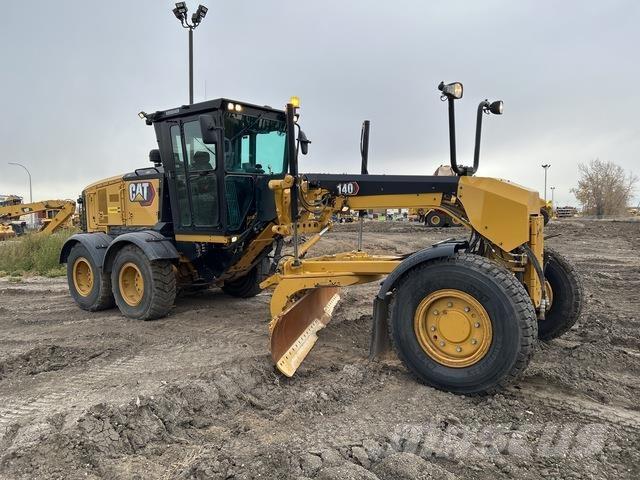 CAT 140 AWD Greideriai