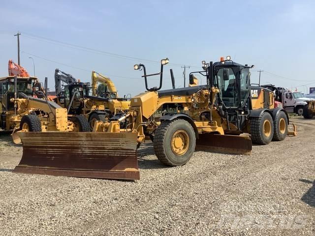 CAT 140M AWD Greideriai