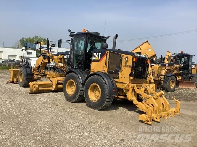 CAT 140M AWD Greideriai