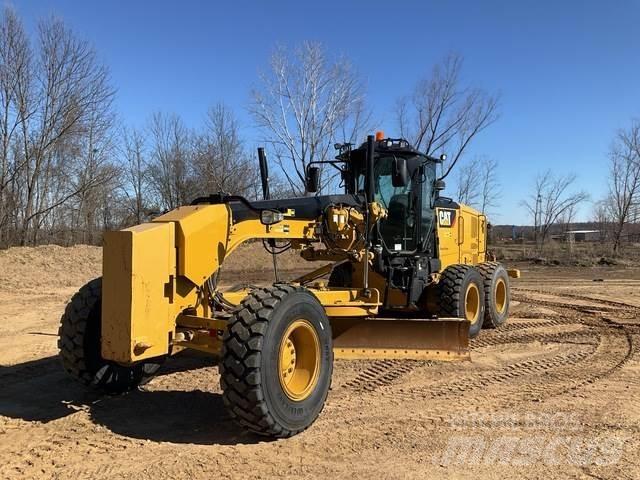 CAT 140M3 Greideriai