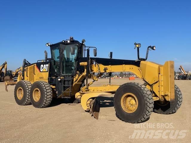 CAT 14M Greideriai