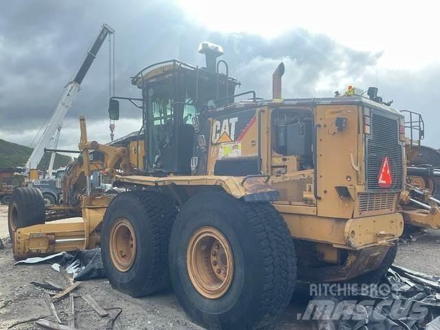 CAT 16M Greideriai