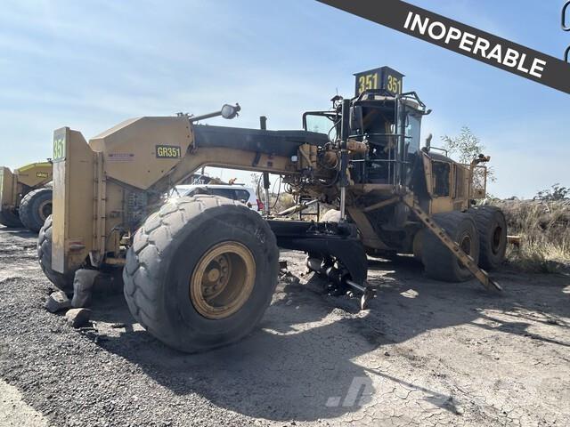 CAT 16M Greideriai