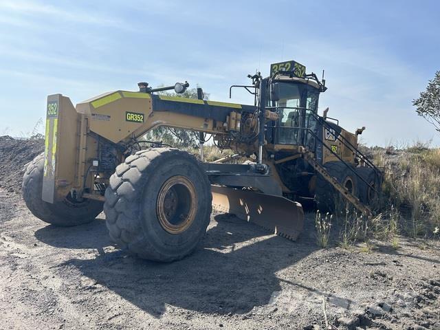 CAT 16M Greideriai