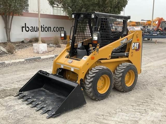 CAT 216B3 Krautuvai su šoniniu pasukimu