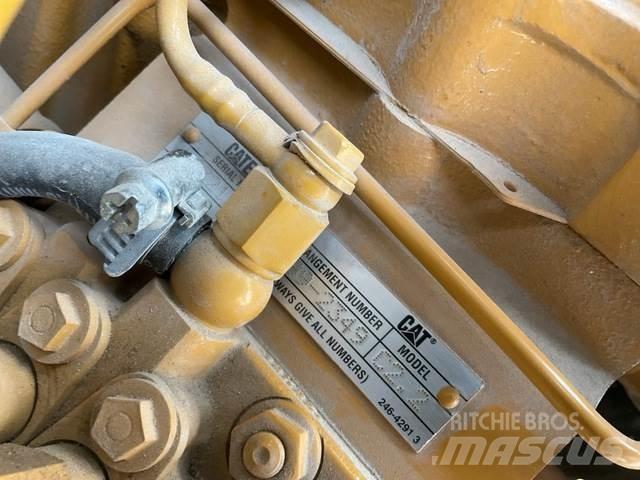 CAT 216B3 Krautuvai su šoniniu pasukimu