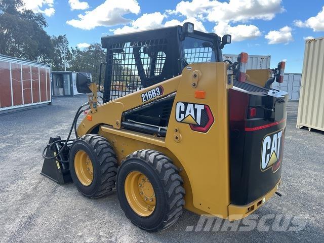 CAT 216B3 Krautuvai su šoniniu pasukimu