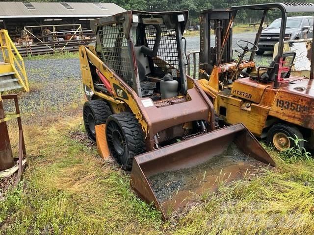 CAT 226B Krautuvai su šoniniu pasukimu