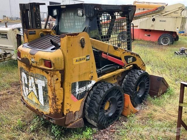 CAT 226B Krautuvai su šoniniu pasukimu