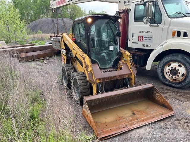 CAT 236D Krautuvai su šoniniu pasukimu