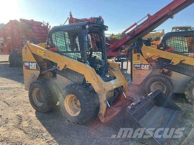 CAT 236D Krautuvai su šoniniu pasukimu