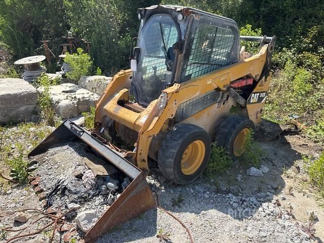 CAT 242D Krautuvai su šoniniu pasukimu