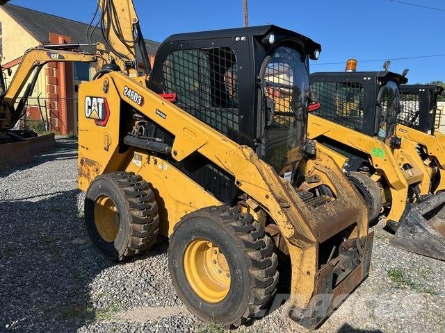 CAT 246D3 Krautuvai su šoniniu pasukimu