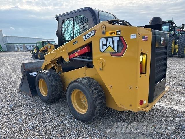 CAT 246D3 Krautuvai su šoniniu pasukimu