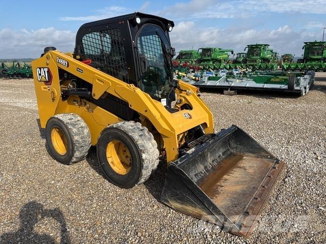 CAT 246D3 Krautuvai su šoniniu pasukimu