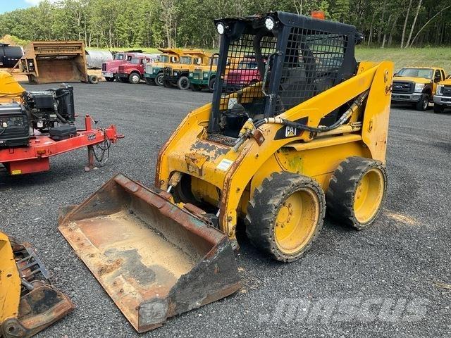 CAT 248B Krautuvai su šoniniu pasukimu