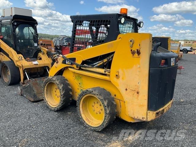 CAT 248B Krautuvai su šoniniu pasukimu