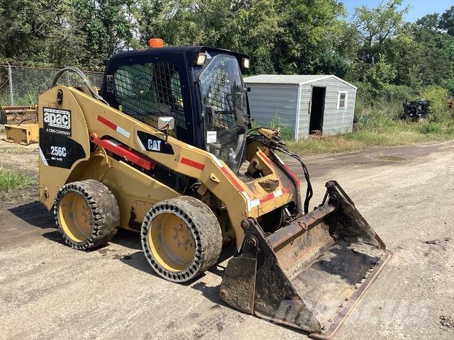 CAT 256C Krautuvai su šoniniu pasukimu