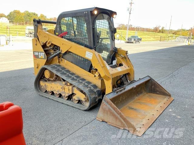 CAT 259D Krautuvai su šoniniu pasukimu